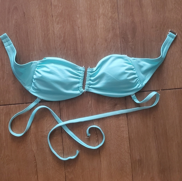 Beach by Melissa Odabash Bandeau Bikini Top. - Picture 6 of 14